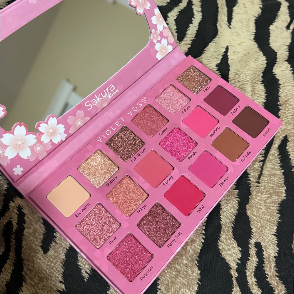 Violet Voss Pink and Brown Eyeshadow Palette with 18 Shades